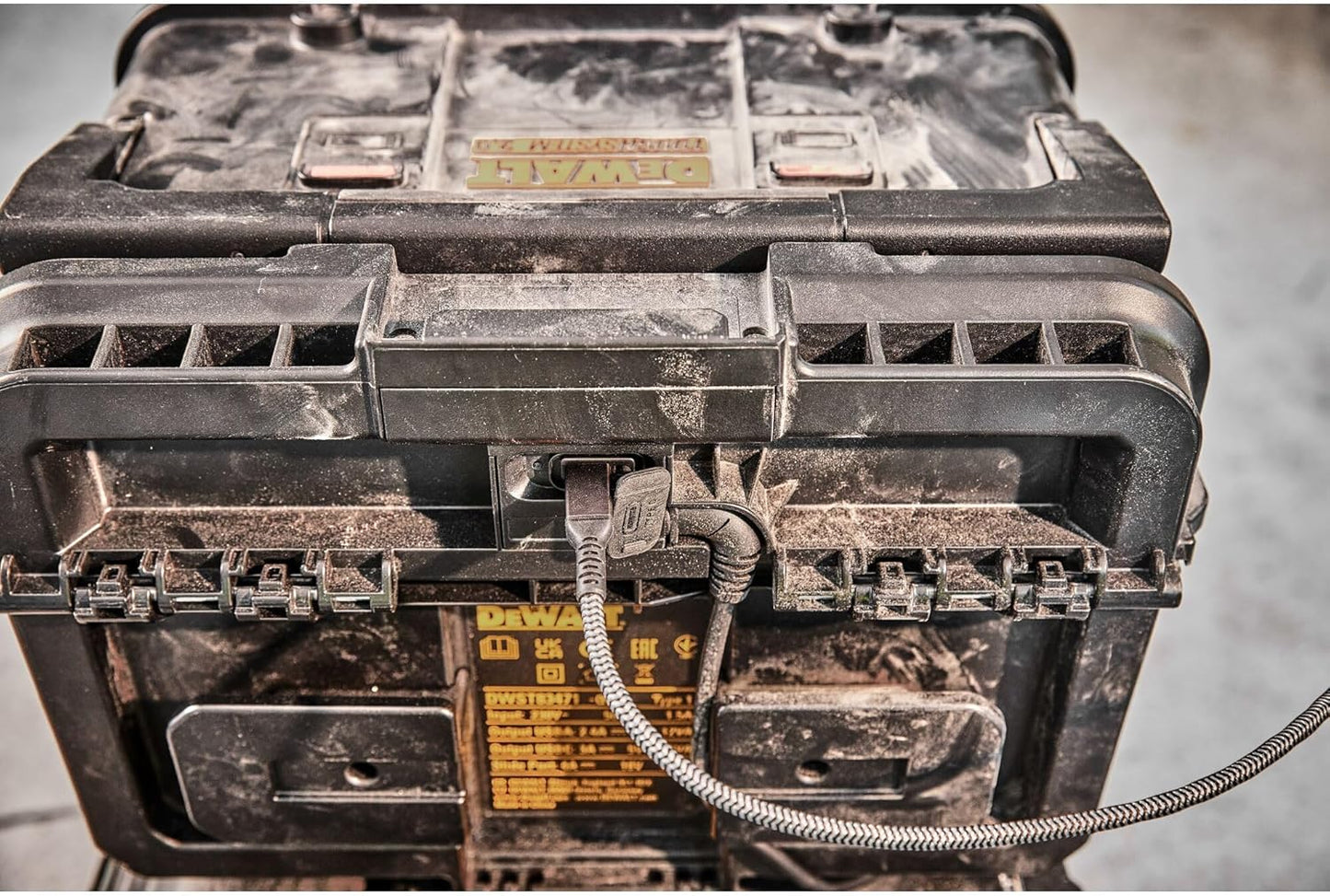 Double XR 18V / FLEXVOLT 4A Charger DWST83471-QW